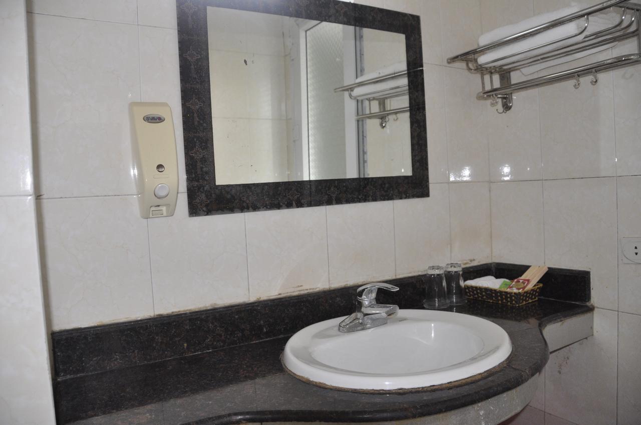 Cong Doan Mong Cai Hotel Quang Ninh  Esterno foto